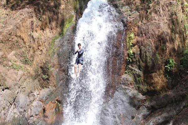Waterfall-jumping-1