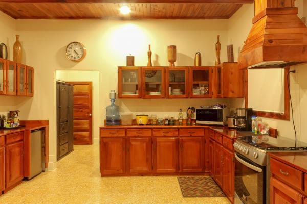 Big thunder main house kitchen