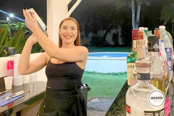 Jaco-vip-bartender-at-casa-blanca-2