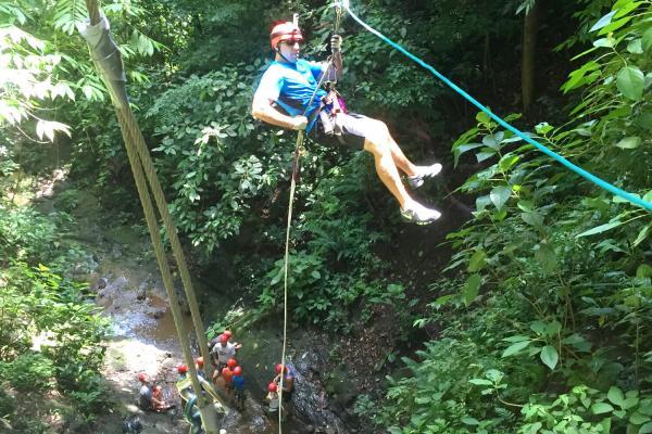 Waterfall-rappelling-19