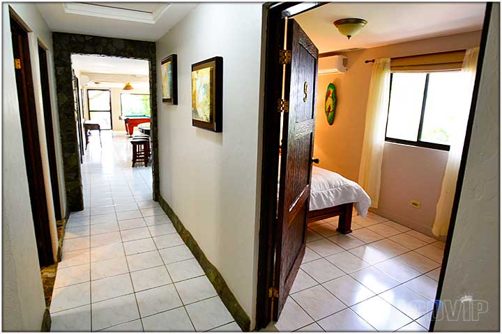 Hallway in casa 3 with access to bedrooms