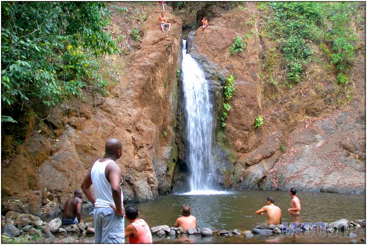 Gamalotillo Waterfall and pool below