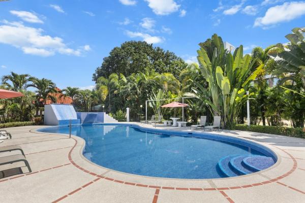 swimming pool at Blue Macaw Villas in Jaco Costa Rica