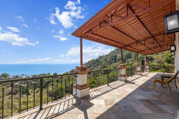 third floor balcony view of pacific ocean in Costa Rica