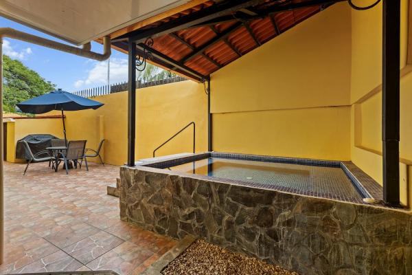 Plunge pool at casa cocal