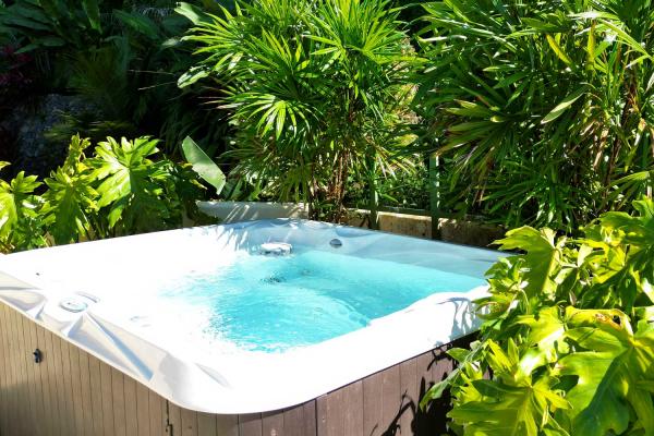 jacuzzi hot tub on the roof