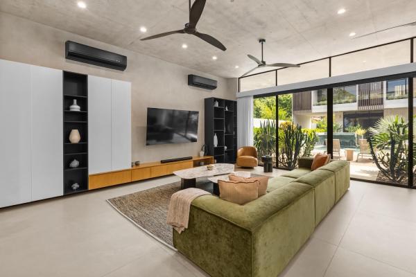 Living room with modern furnishings Aquarius Villa Sirena Jaco Beach
