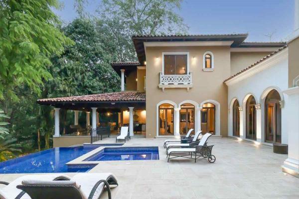 View of the pool and jacuzzi at Casa Zafiro in Los Suenos