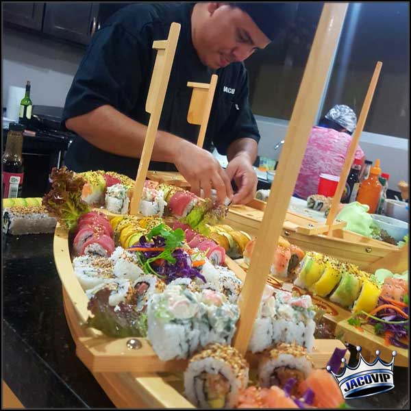 Private chef preparing sushi in Jaco