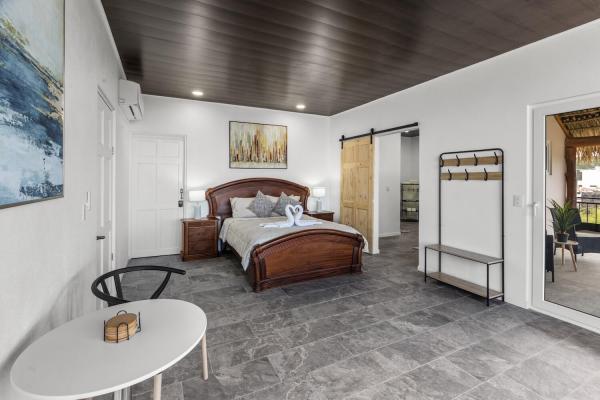 1 Queen Bed Hermosa-sun-master-bedroom-1-1