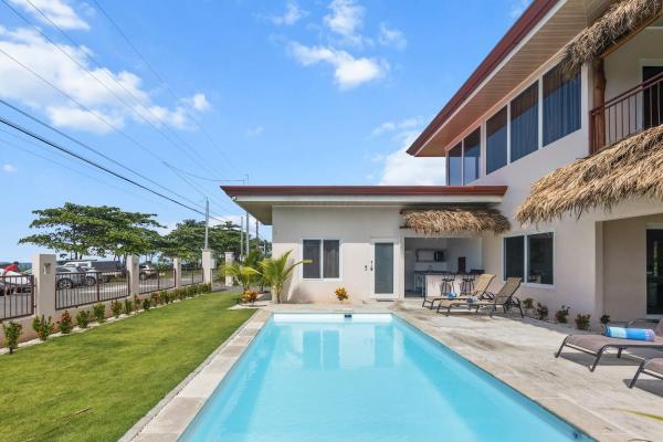 Hermosa-sun-swimming-pool-3