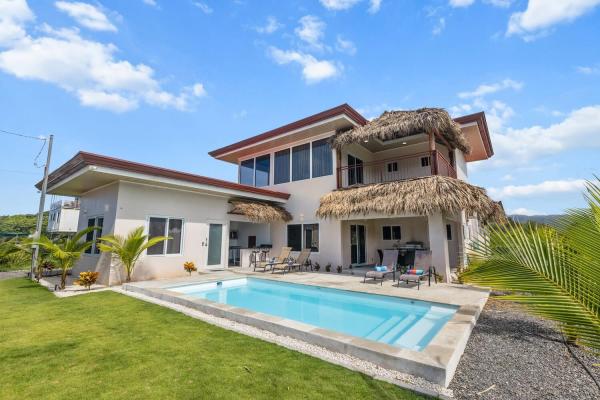 Hermosa-sun-vacation-rental-villa-44