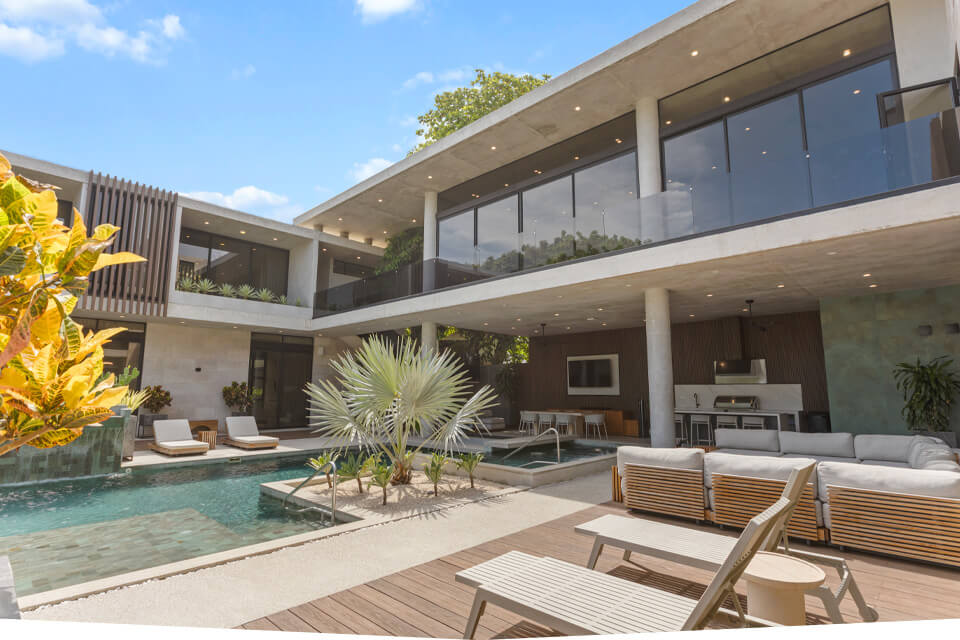 Ultra luxury beachfront vacation rental villa in Jaco Costa Rica