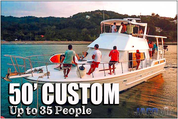 Group of people on private party boat rental in Jaco Costa Rica