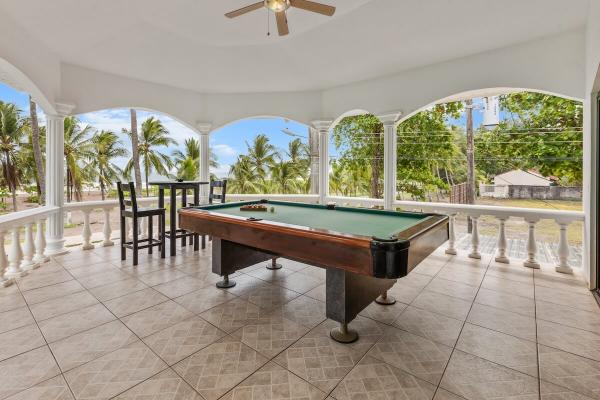 2nd floor beachfront balcony terrace