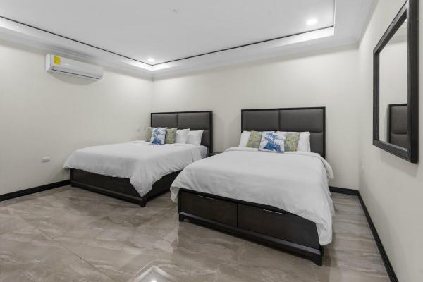 2 Queen Size Beds Oceanbreezevilla-33.room6