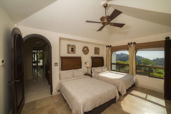 Bedroom 4 at Casa Puesta Del Sol with 2 full beds