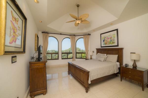 Bedroom 3 at Casa Puesta Del Sol with 1 queen-sized bed