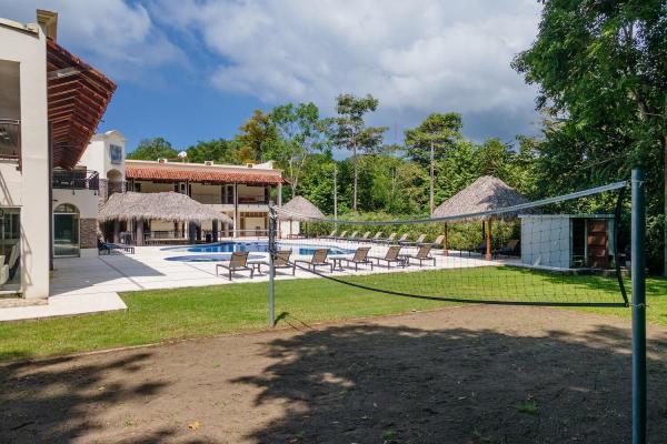 View of the volleyball court at Rancho de Suenos