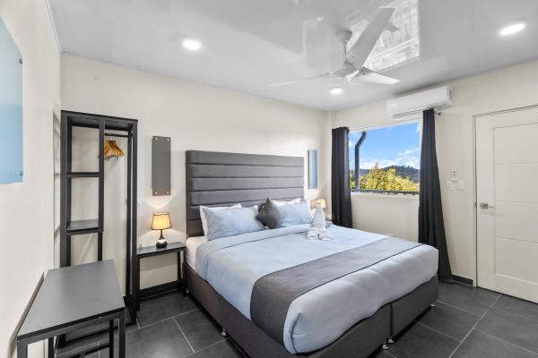 1 King Size Bed Jaco Sky House corporate retreat rental facility