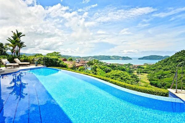 View of the ocean view infinity pool at Casa Solara