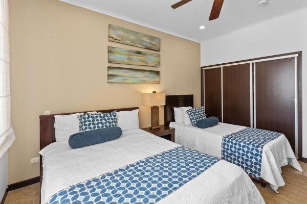 Jaco-the-palms-404-bedroom-2-1