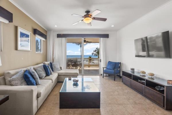 Jaco-the-palms-404-living-room-ocean-view