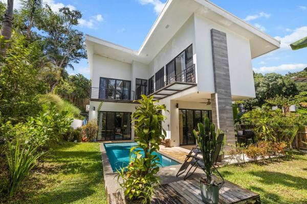 Villa-dos-olas-1-swimming-pool